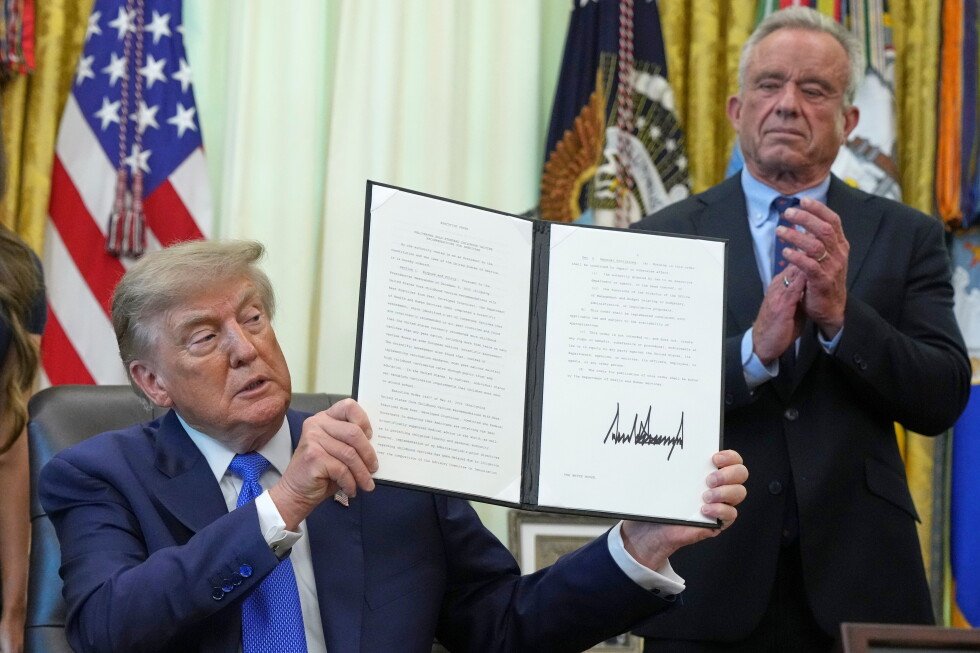 trump-makes-false-claims-as-he-signs-eo-urging-child-vaccine-changes