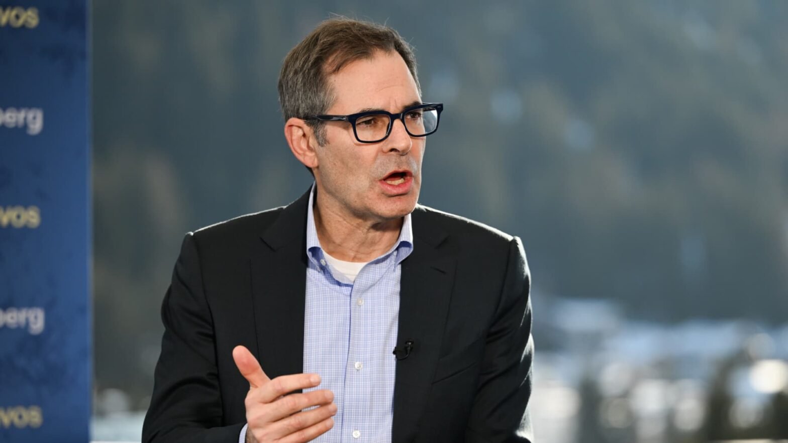 coreweave-stock-pops-8%-as-revenue-doubles-on-accelerating-ai-infrastructure-demand
