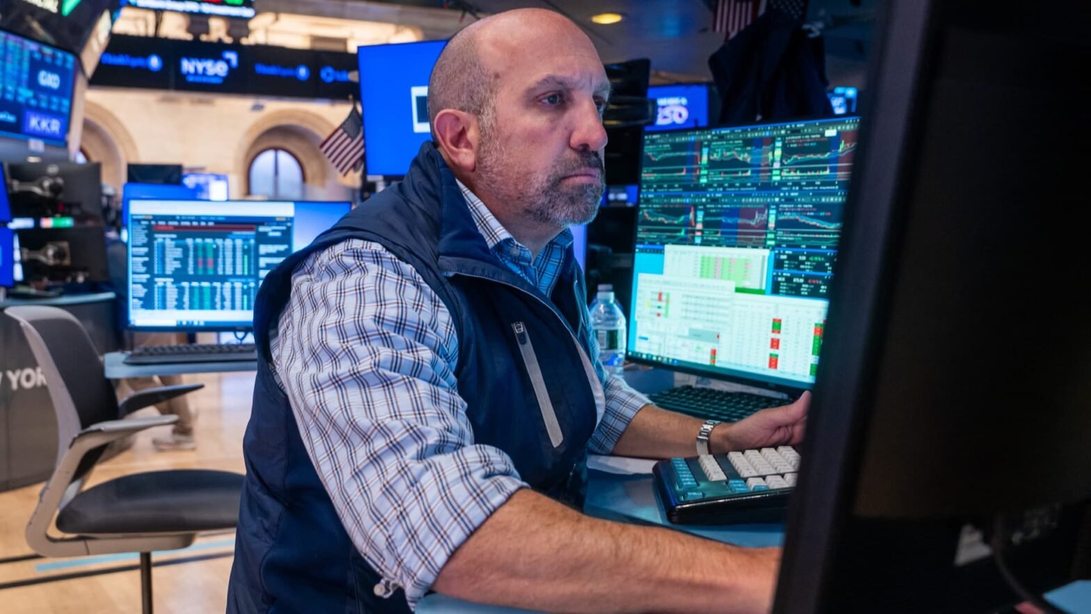 stock-futures-are-little-changed-as-traders-await-more-inflation-data:-live-updates