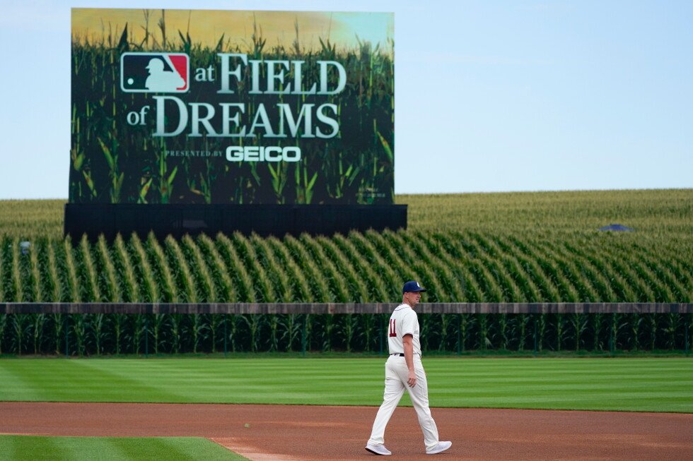 major-league-baseball-is-back-at-the-field-of-dreams