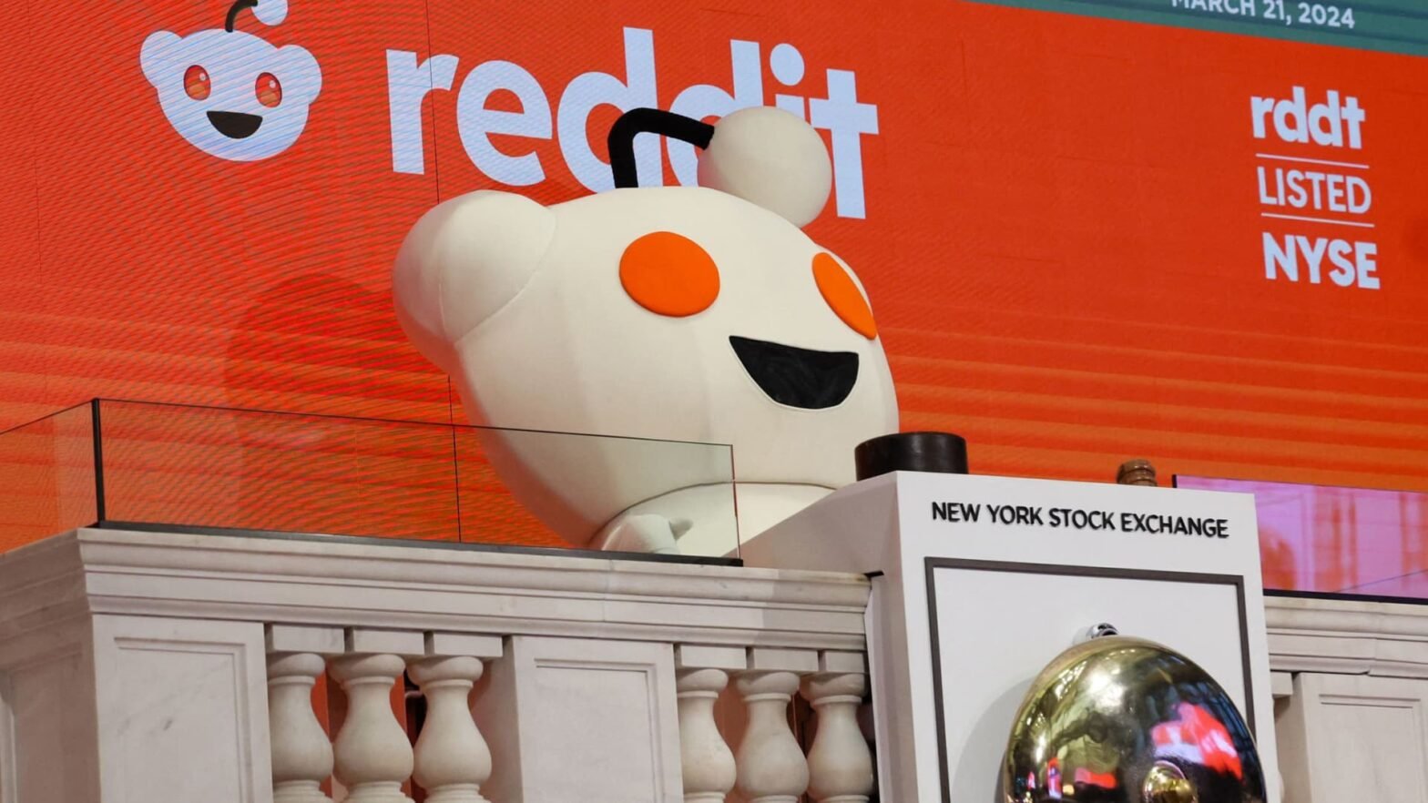 reddit-shares-jump-11%-on-inclusion-in-s&p-500