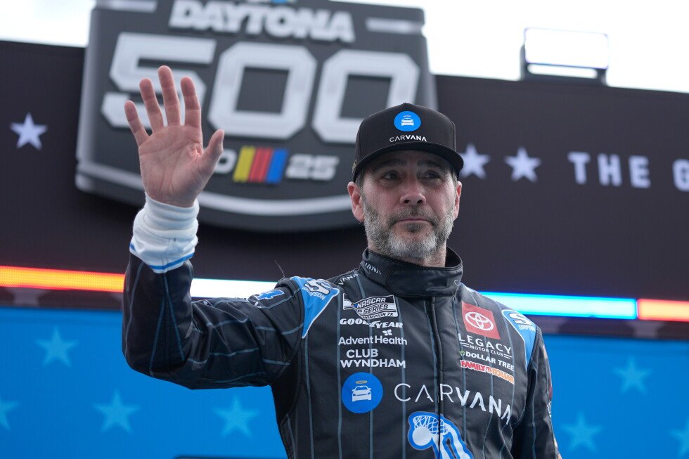 jimmie-johnson-puts-finishing-touches-on-final-nascar-start