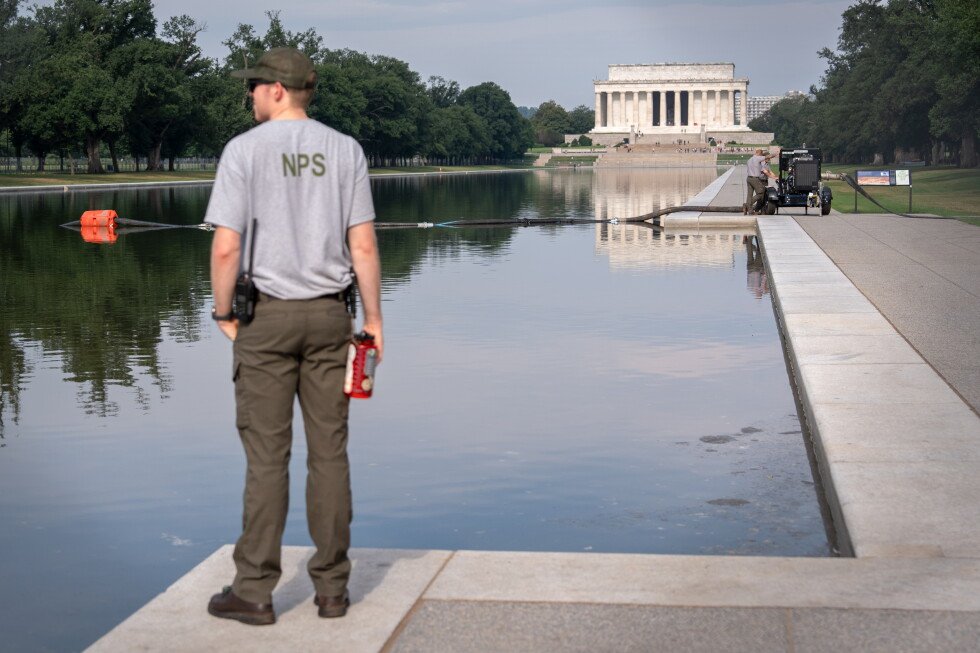 reflecting-pool-saga-strains-national-park-service