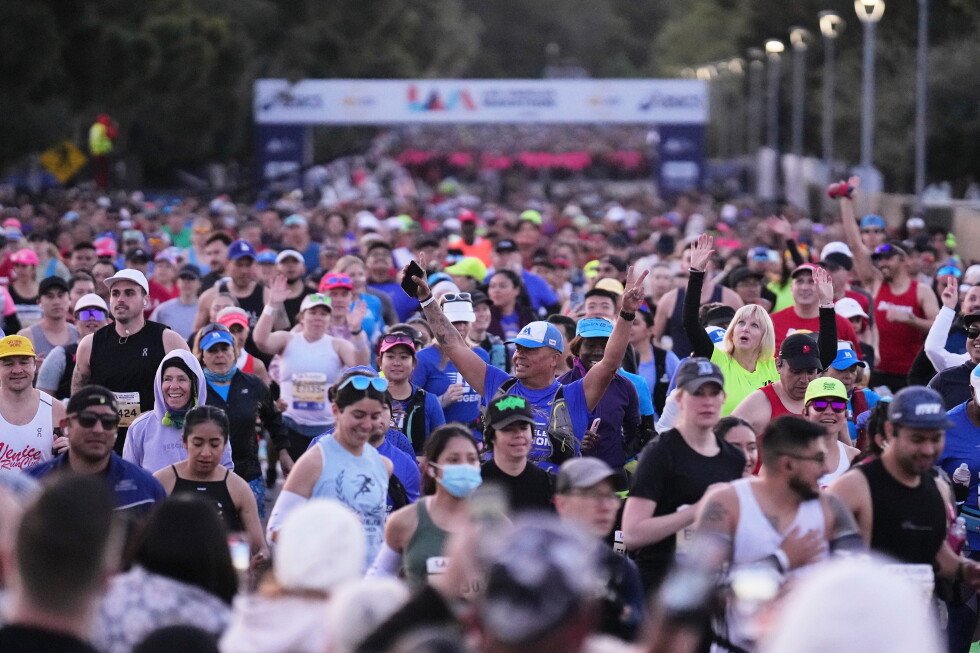 hot-weather-forces-marathons-to-consider-changes-to-help-runners