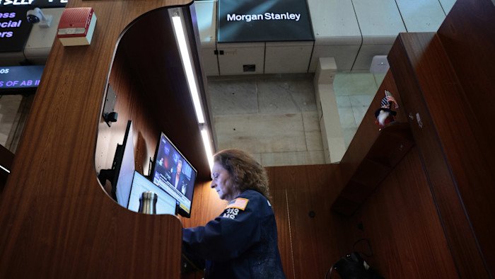investors-pile-back-into-us-stocks-as-bullishness-returns-to-wall-street