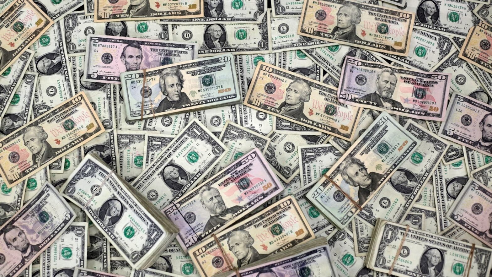 between-earn-nothing-cash,-broken-long-term-bonds,-these-are-the-safety-trades-of-2026-market