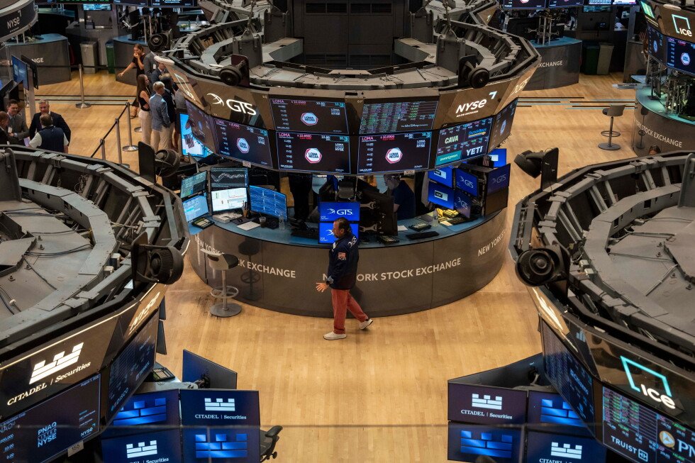 wall-street-week-ahead:-home-depot-and-walmart-report-earnings,-minutes-of-fed-meeting-are-released