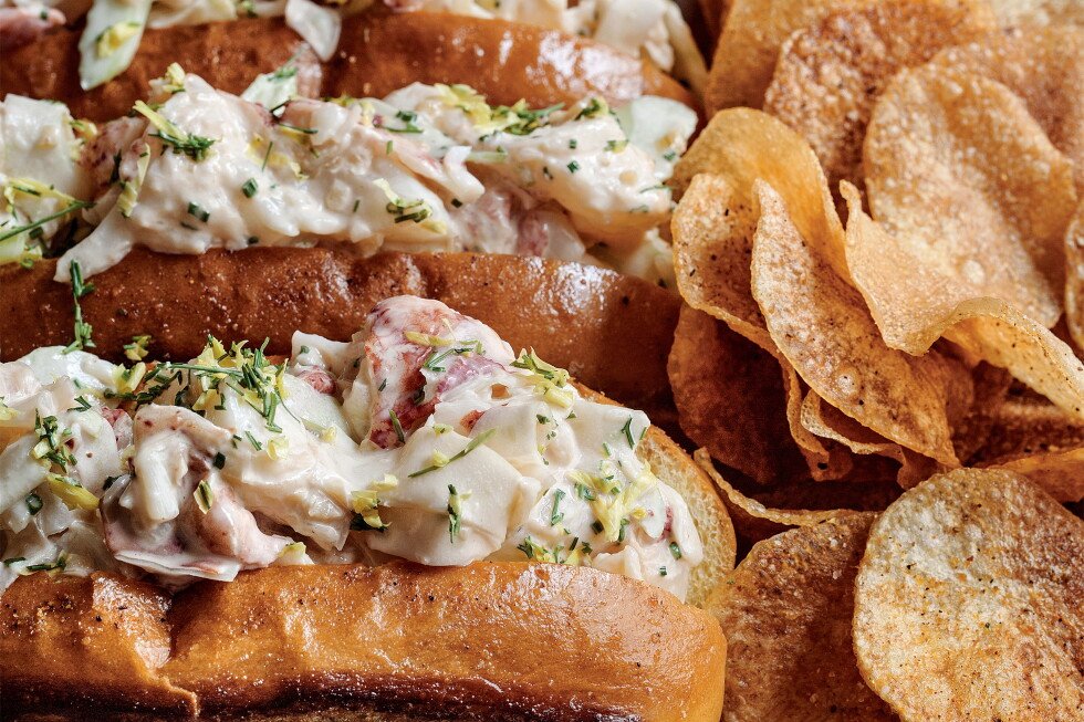 how-to-make-a-juicy-lobster-roll-at-home