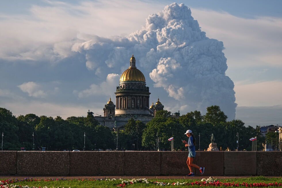 ukraine-delivers-blows-to-russia’s-economy-and-morale-by-attacking-online-retailer