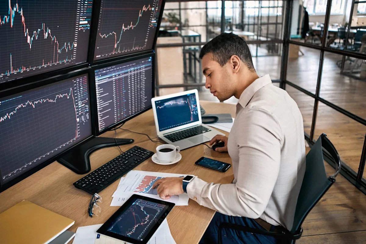 september-is-historically-the-worst-month-for-the-stock-market.-is-now-the-time-to-cash-out?