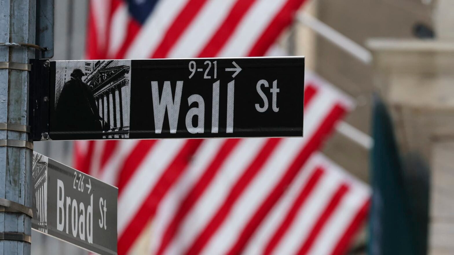 ‘worrisome’:-ai-is-driving-a-looming-market-correction,-central-bank-economists-warn