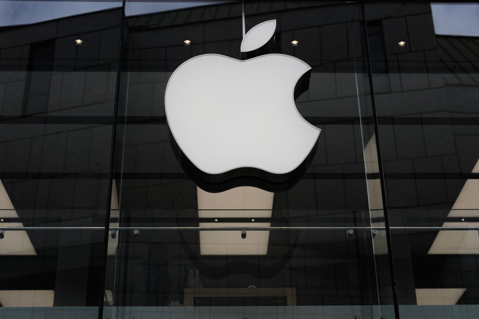 apple’s-anti-ai-position-is-becoming-stock-market-baggage
