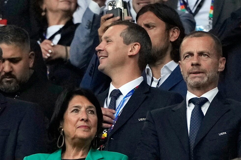 fifa’s-kevin-lamour-exits-after-criticism-of-gianni-infantino-over-world-cup-plan