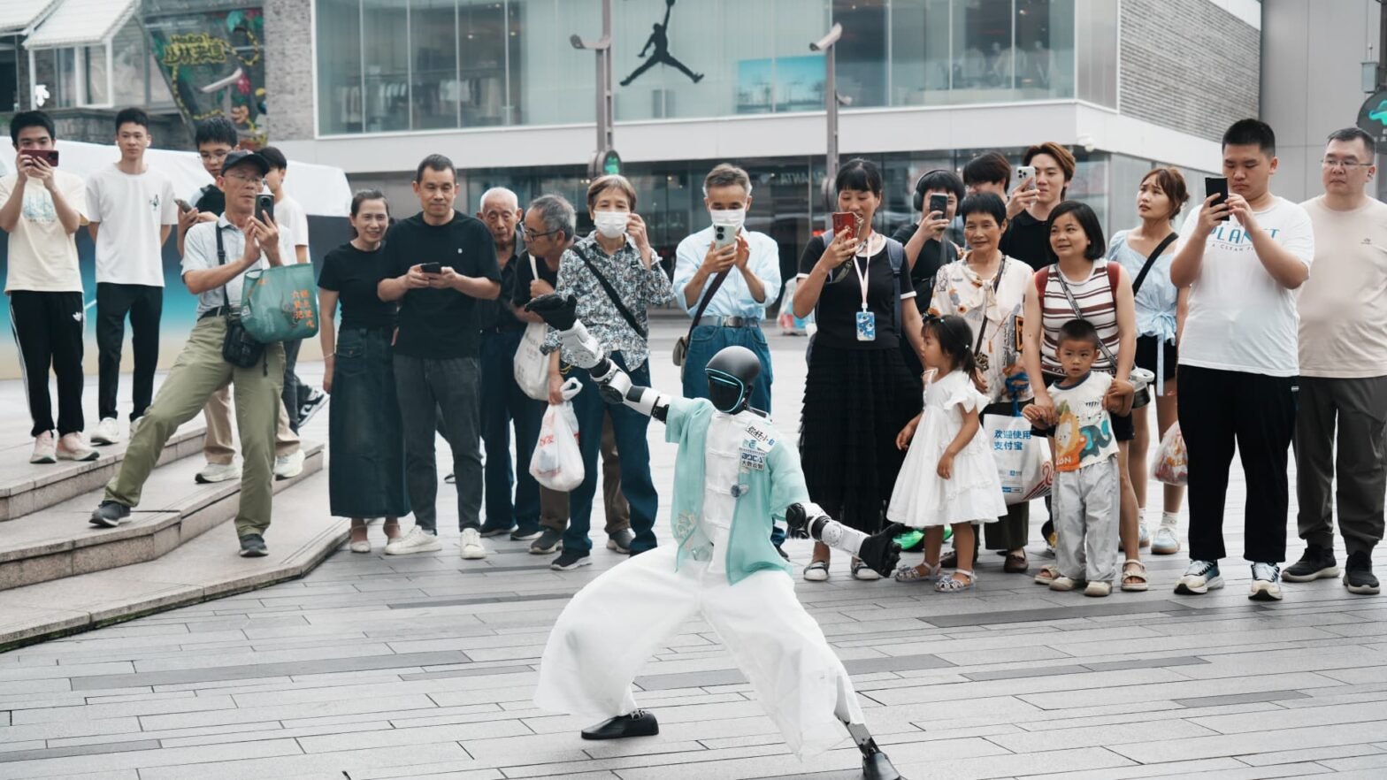 china’s-backflipping-robot-maker-unitree-pops-542%-in-shanghai-debut