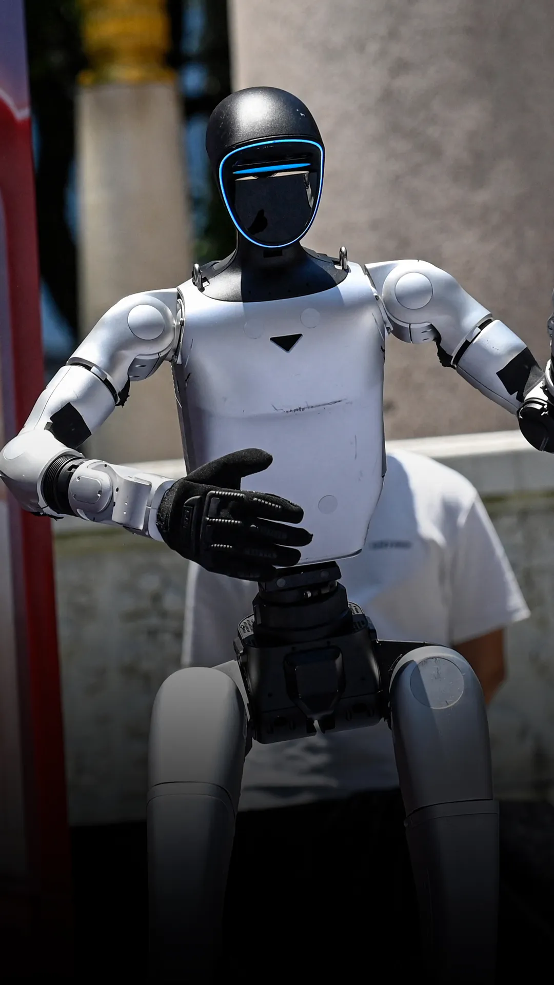 watch-humanoids-make-stock-market-debut-in-china’s-ai-push