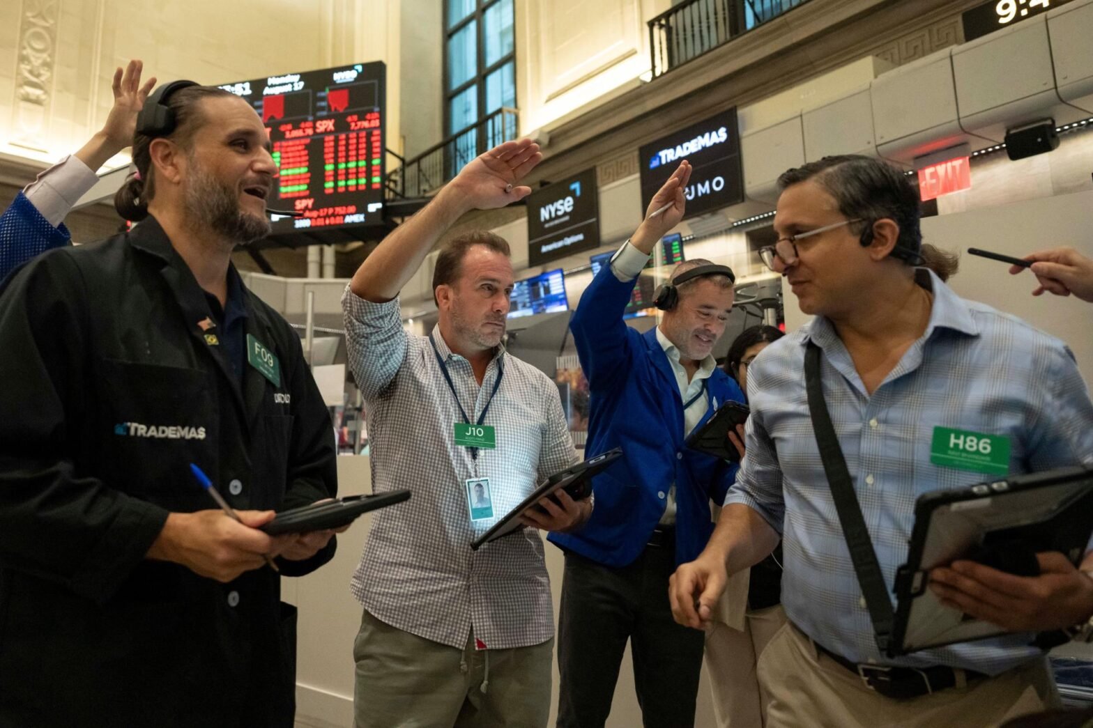 us-stocks-look-at-halt-their-3-day-slide-as-pressure-from-the-bond-market-eases