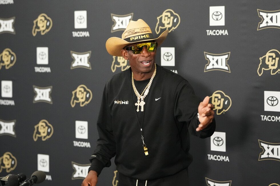 deputy-tried-to-serve-civil-papers-to-deion-sanders-at-colorado-practice