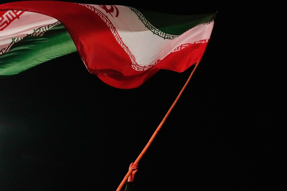 ice-worked-with-iran-to-deport-over-100-iranians,-emails-show