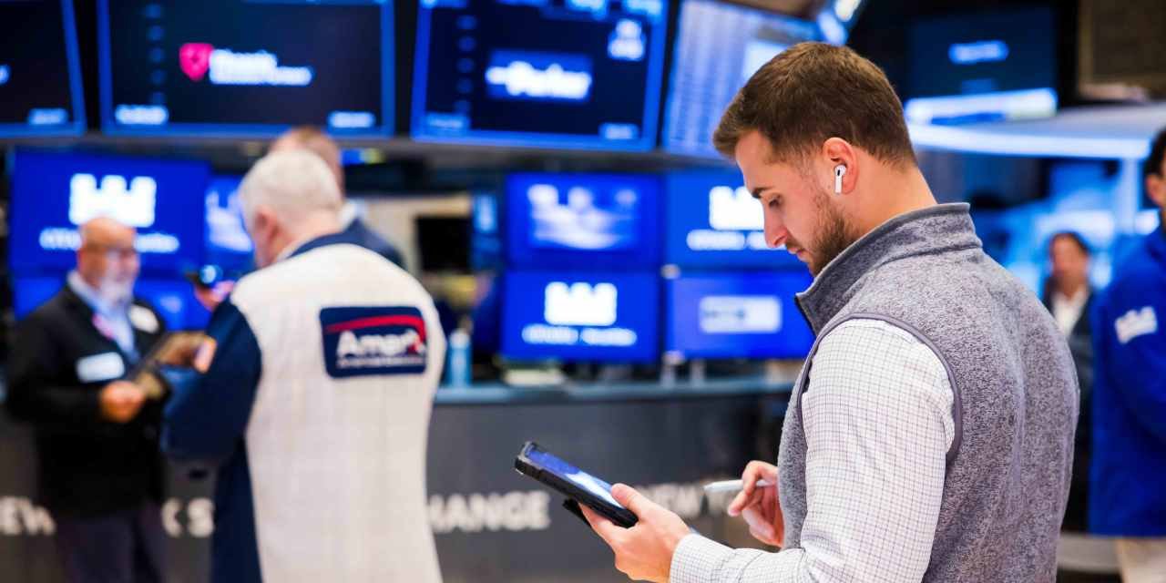 moderna,-walmart,-coinbase,-deere,-spacex,-tesla,-and-more-stocks-that-explain-today’s-market