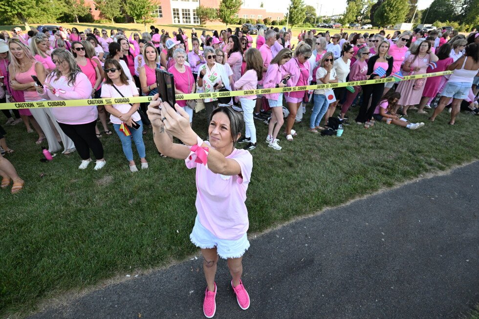 hundreds-in-pink-rally-for-lindsay-clancy-at-her-murder-trial