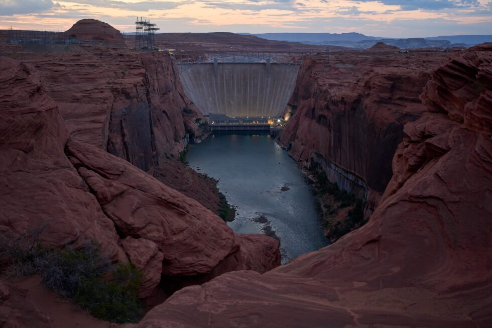 amid-dire-drought-on-the-colorado-river,-federal-officials-announce-water-cuts-to-three-states