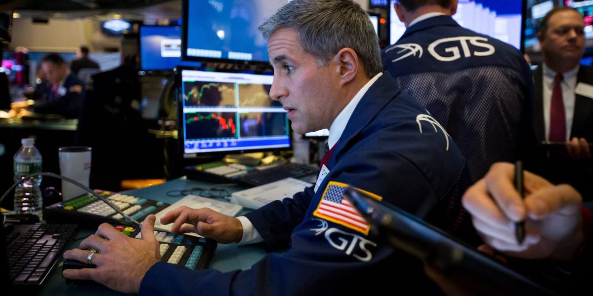 rising-bond-yields-have-stocks-on-‘brink’-of-20%-drop,-strategist-says