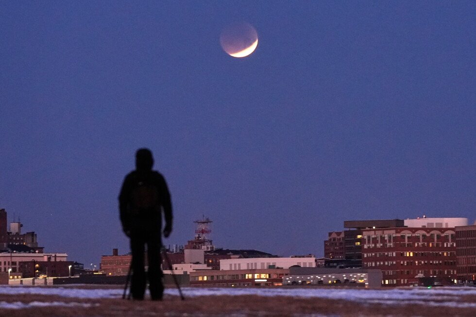 near-total-lunar-eclipse-will-be-most-visible-from-the-americas