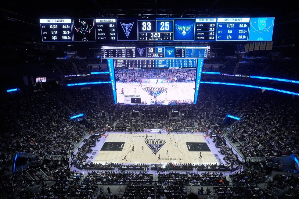 sex-toys-tossed-on-court-interrupt-wnba-games-in-chicago-and-la-in-2025-replay