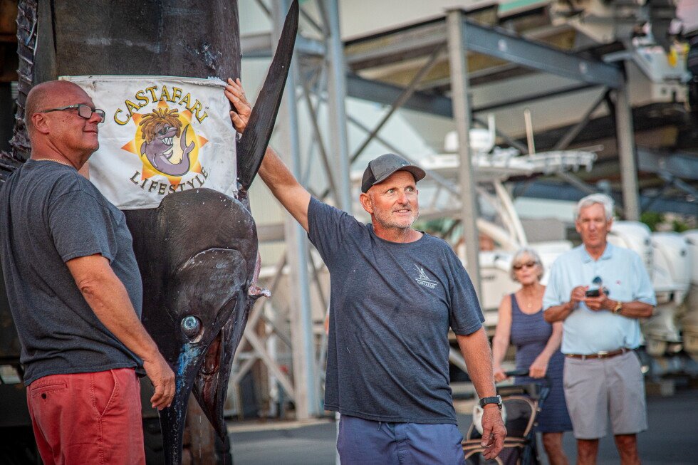 charter-fishing-boat-catches-record-setting-1,260-pound-blue-marlin-off-massachusetts