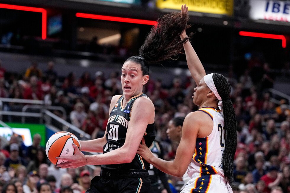 breanna-stewart-urges-a-‘safe-space’-as-transgender-debate-sparks-rallies-at-fever-games
