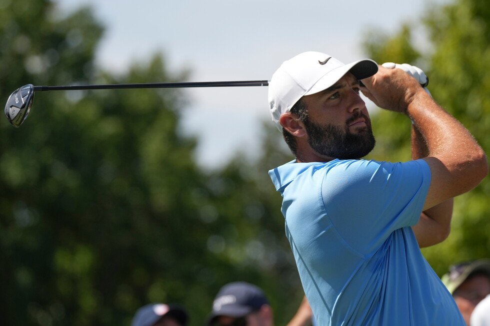 scheffler-says-he-played-bmw-championship-with-hand,-foot-and-mouth-disease