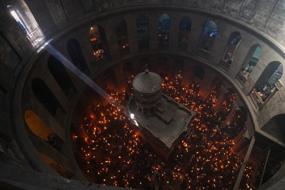 what’s-it-like-to-spend-a-night-locked-inside-jerusalem’s-holiest-church?