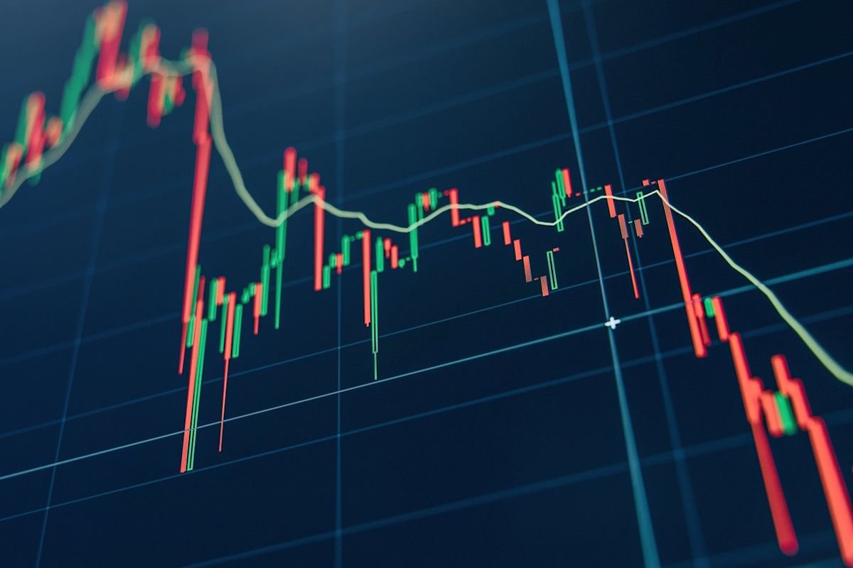 the-stock-market-is-repeating-a-dangerous-pattern-not-seen-in-60-years-history-says-investors-should-buckle-up.