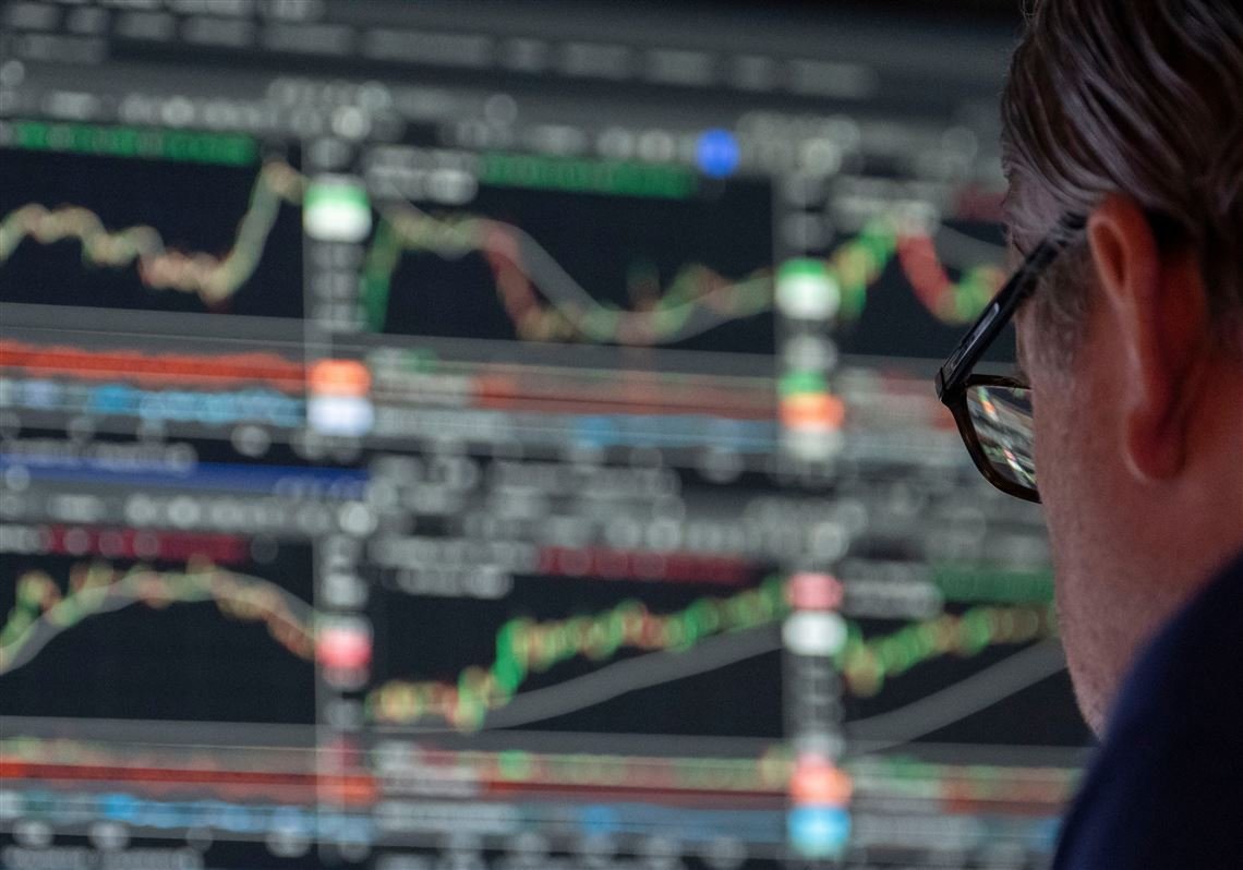 us.-stocks-and-bonds-drift-following-the-latest-update-on-inflation,-while-oil-prices-fall