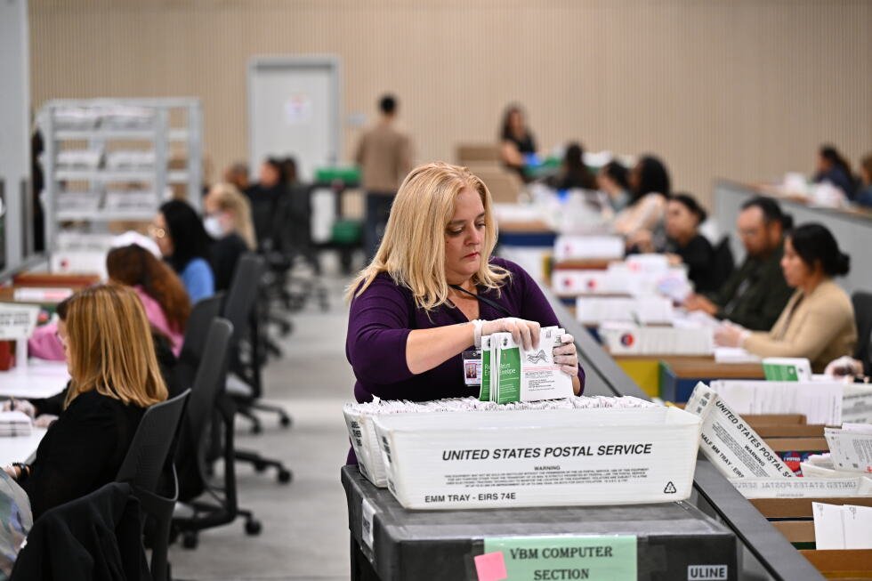 democratic-states-file-new-challenge-to-trump’s-mail-ballot-directive