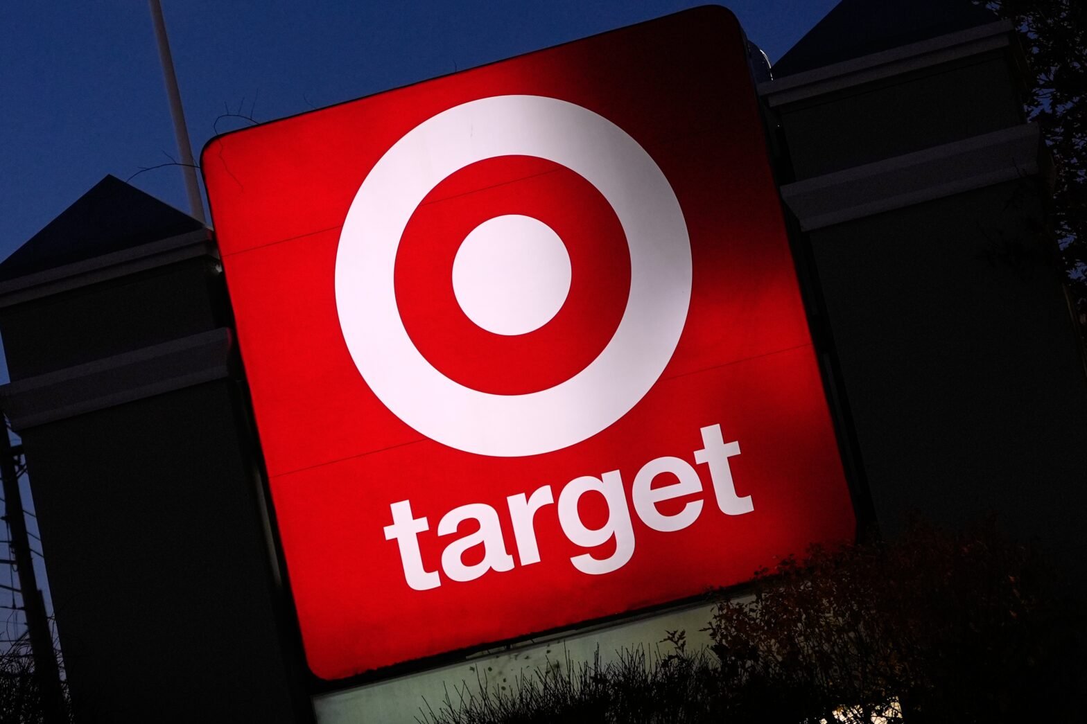 target-faces-renewed-backlash-for-halloween-costume-with-‘minstrel-show-features’