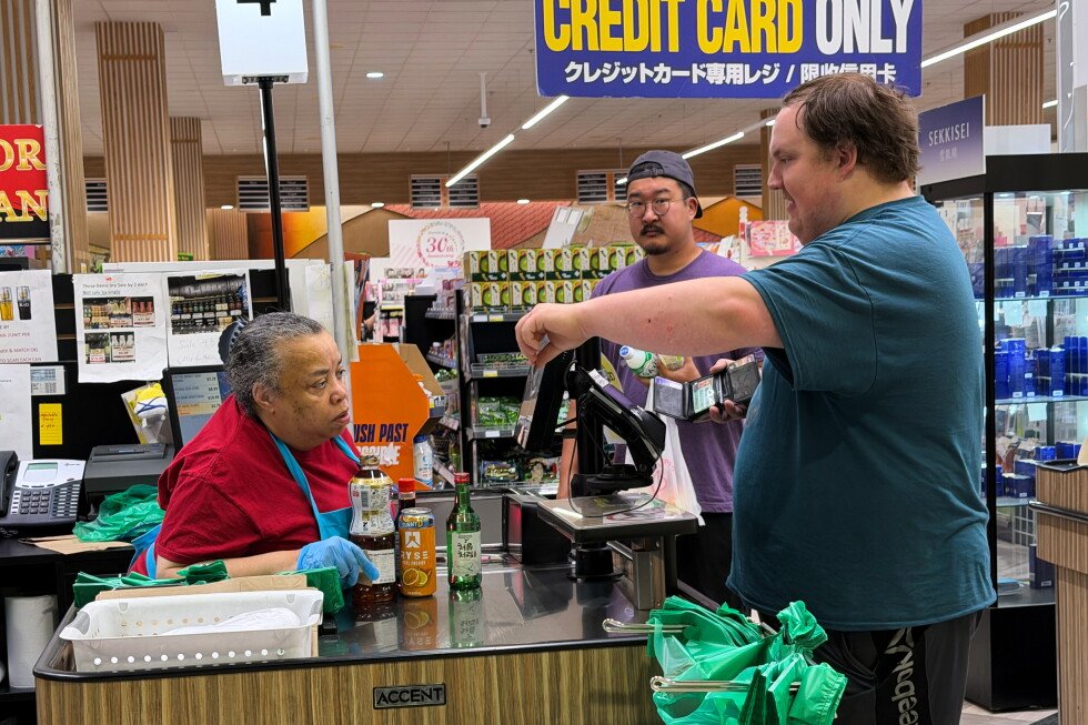 us-economy-expands-at-sluggish-1.5%-pace-in-second-quarter