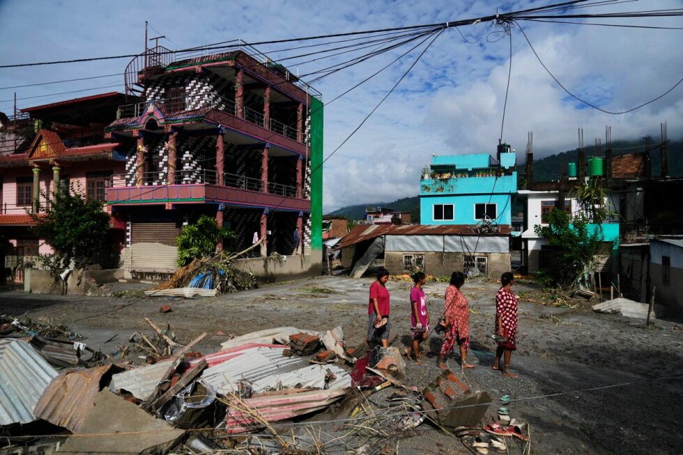 people-missing-in-nepal-china-flooding-are-from-over-30-countries