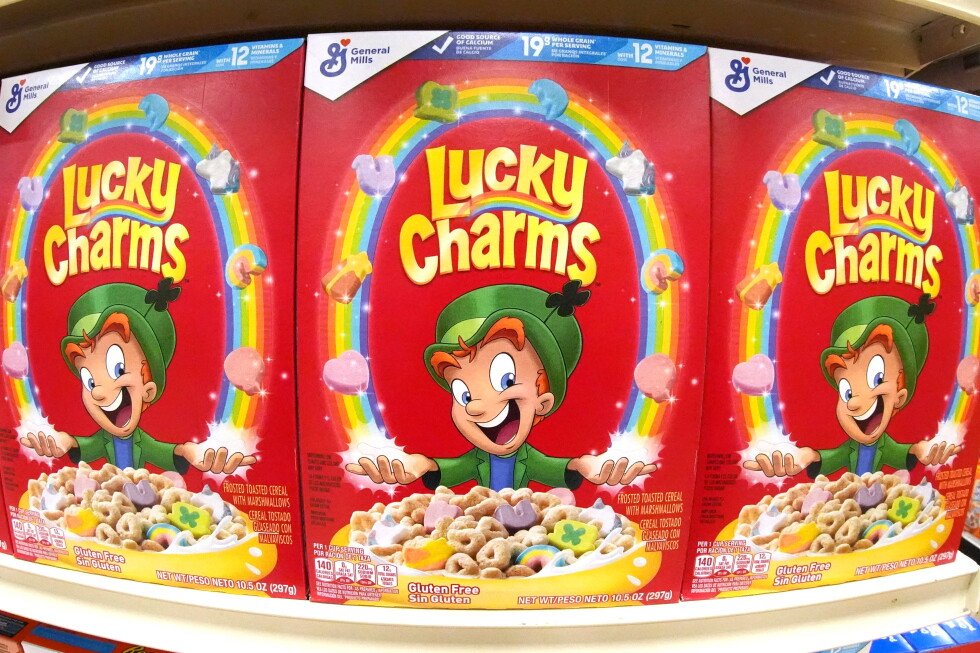 lucky-charms-and-trix-shed-the-artificial-colors