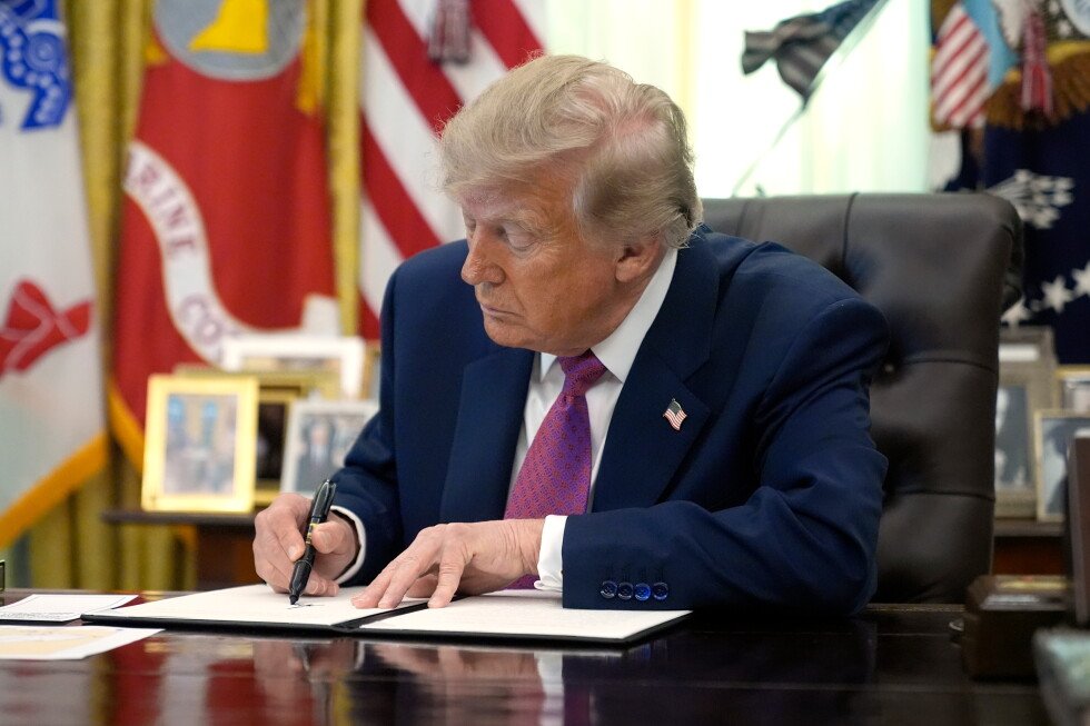 trump-signs-order-renaming-lake-ontario-as-‘lake-america’-in-the-us