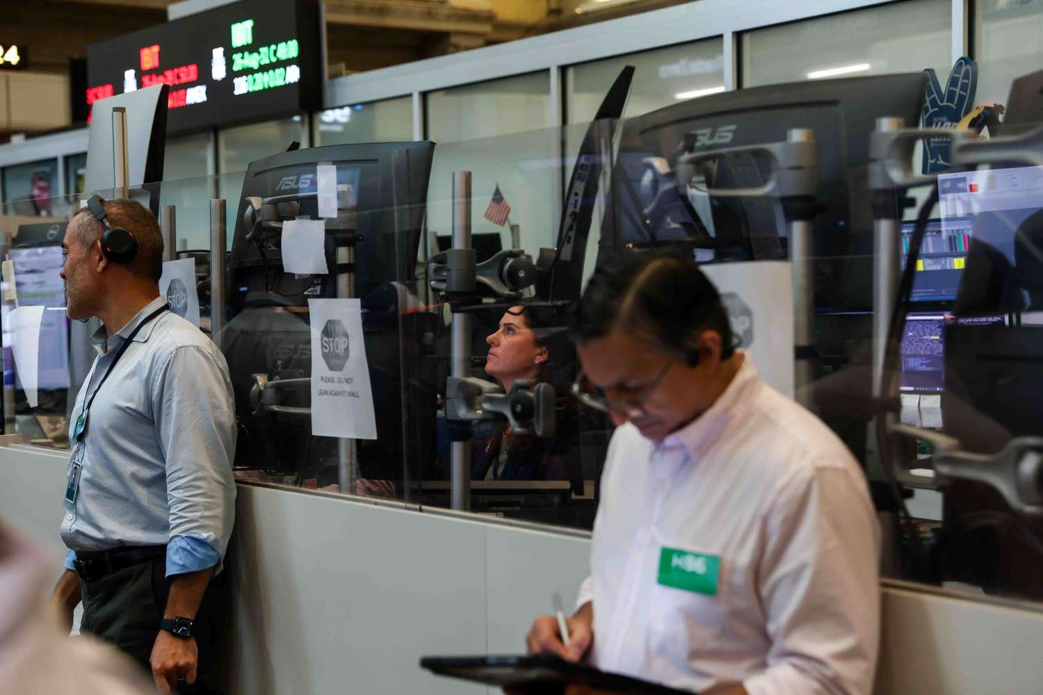stock-market-today:-futures-little-changed-ahead-of-warsh-speech;-marvell-pulls-ai-tied-stocks-lower