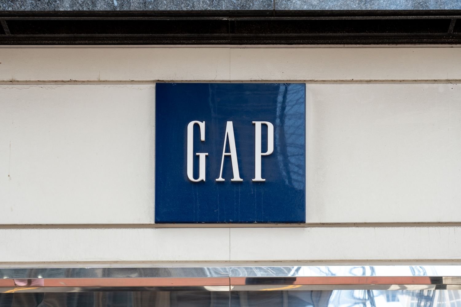 old-navy’s-new-ceo-appointment-sparks-gap-stock-rally,-boosting-investor-confidence