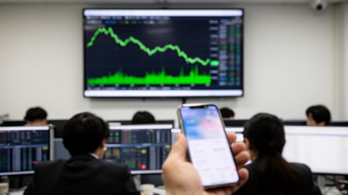 investors-pile-₩2.6-trillion-into-money-market-and-covered-call-etfs-amid-stock-market-correction