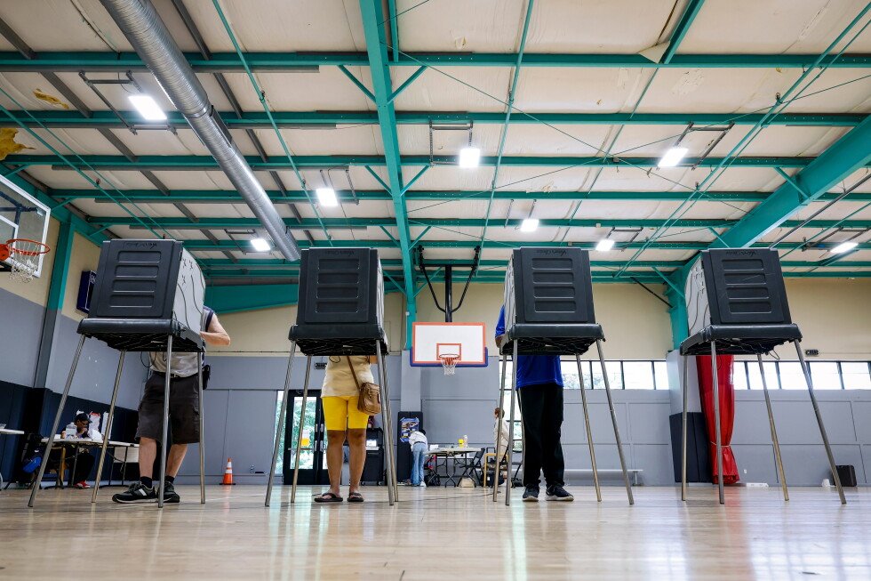 noncitizen-voting-claims-animate-trump’s-attacks-on-the-midterms