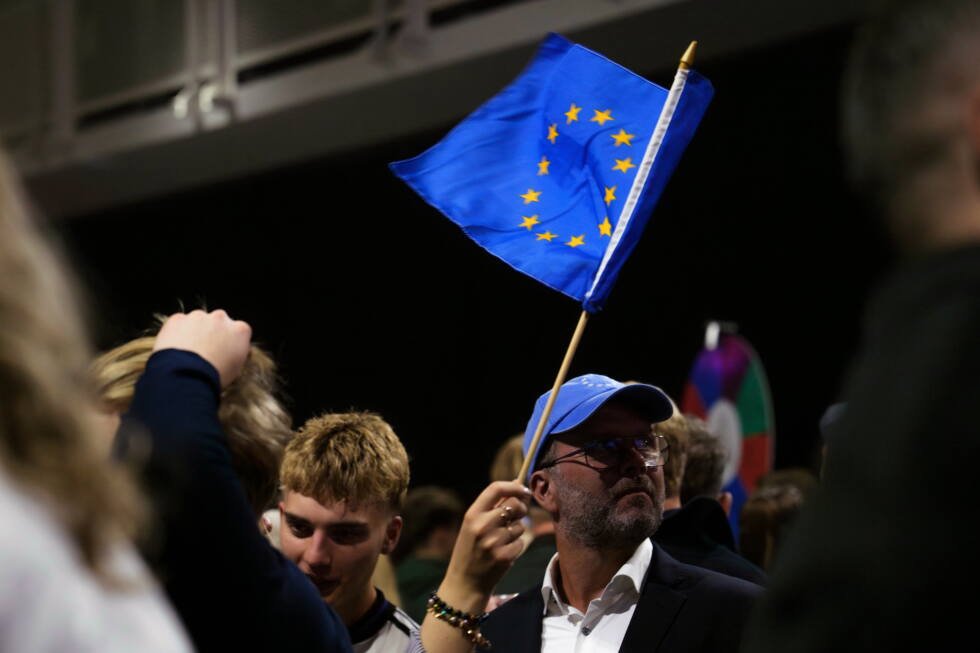 iceland-set-to-reject-talks-to-rejoin-eu,-national-broadcaster-says