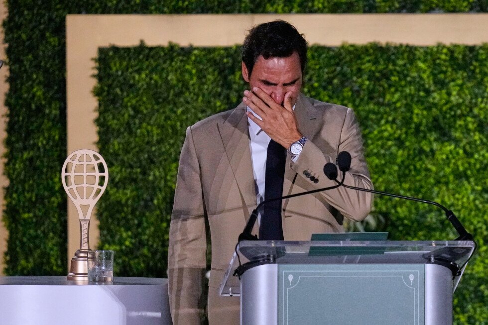 roger-federer-brought-to-tears-during-his-induction-into-international-tennis-hall-of-fame