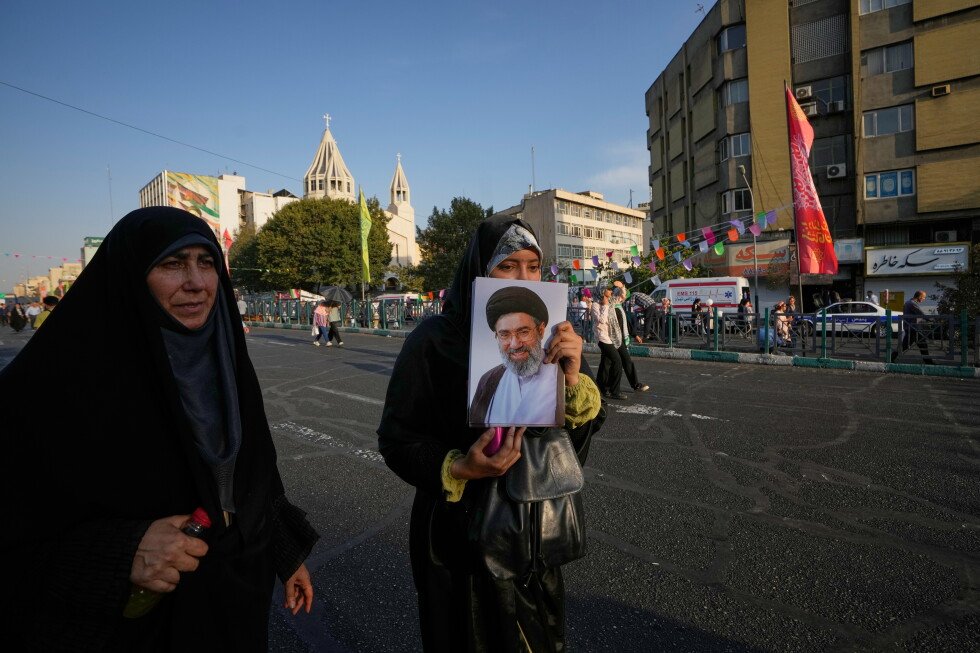 iran’s-leader-calls-on-muslim-world-to-confront-us,-israel