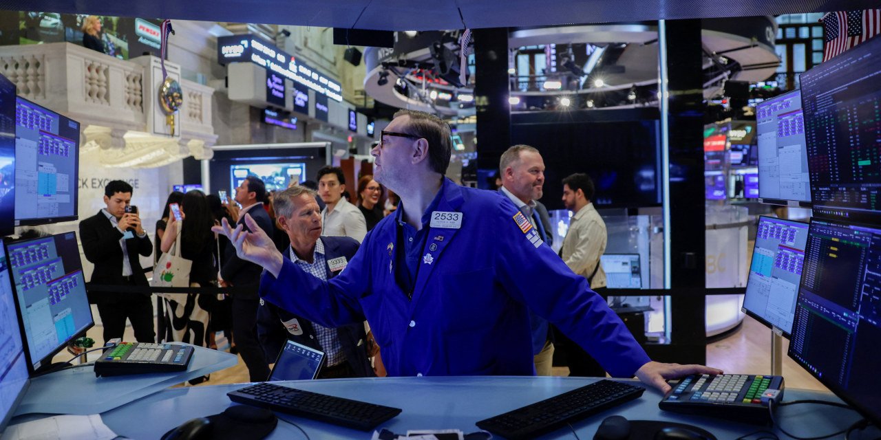 the-sudden-unraveling-of-wall-street’s-momentum-trade