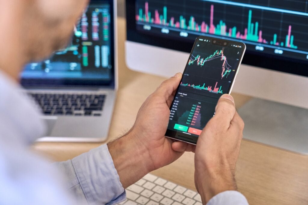 this-lumentum-analyst-begins-coverage-on-a-bullish-note;-here-are-top-5-initiations-for-monday