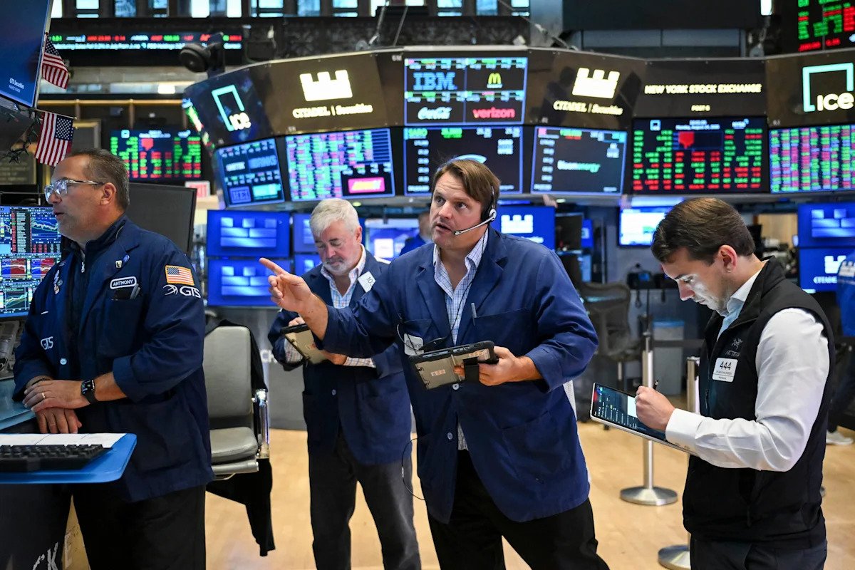 stock-market-today-(sept-1,-2026):-nasdaq-slides-on-renewed-us.-iran-conflict